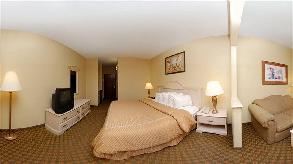 Quality Suites Austin Exterior photo
