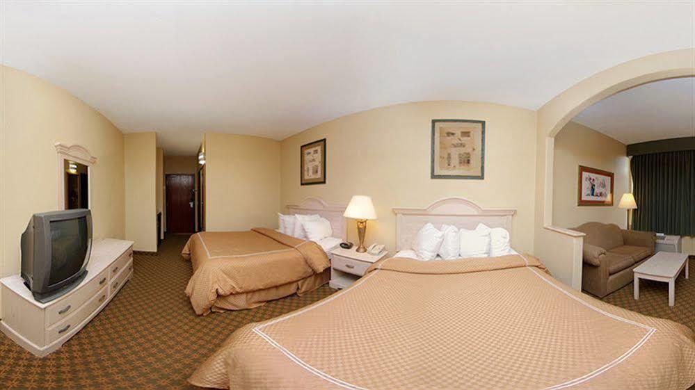 Quality Suites Austin Exterior photo